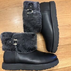 UGG Berge Mini Boots - Black